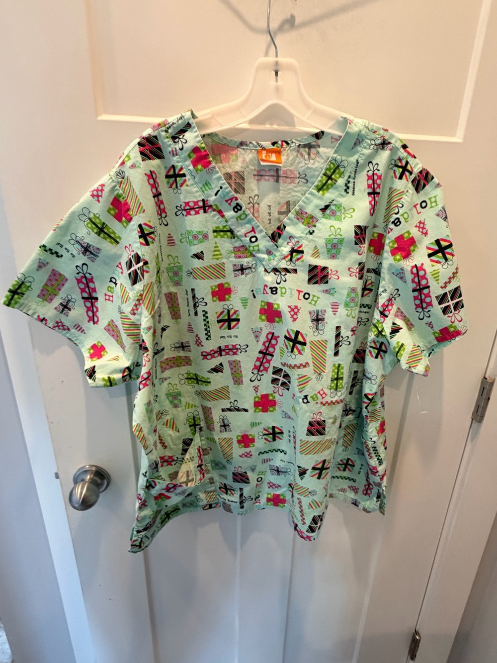 ICU by Barco 2XL Christmas Scrub Top Holiday Gift Print V-Neck Nurse Cotton